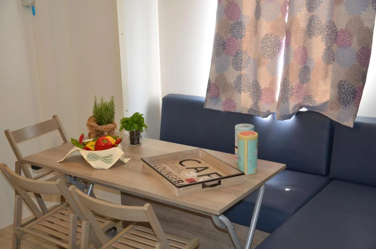 Happy Camp Mobile Homes In Camping Amadria Park Camping Trogir سيغيت فغانييتْسا منتزه العطل